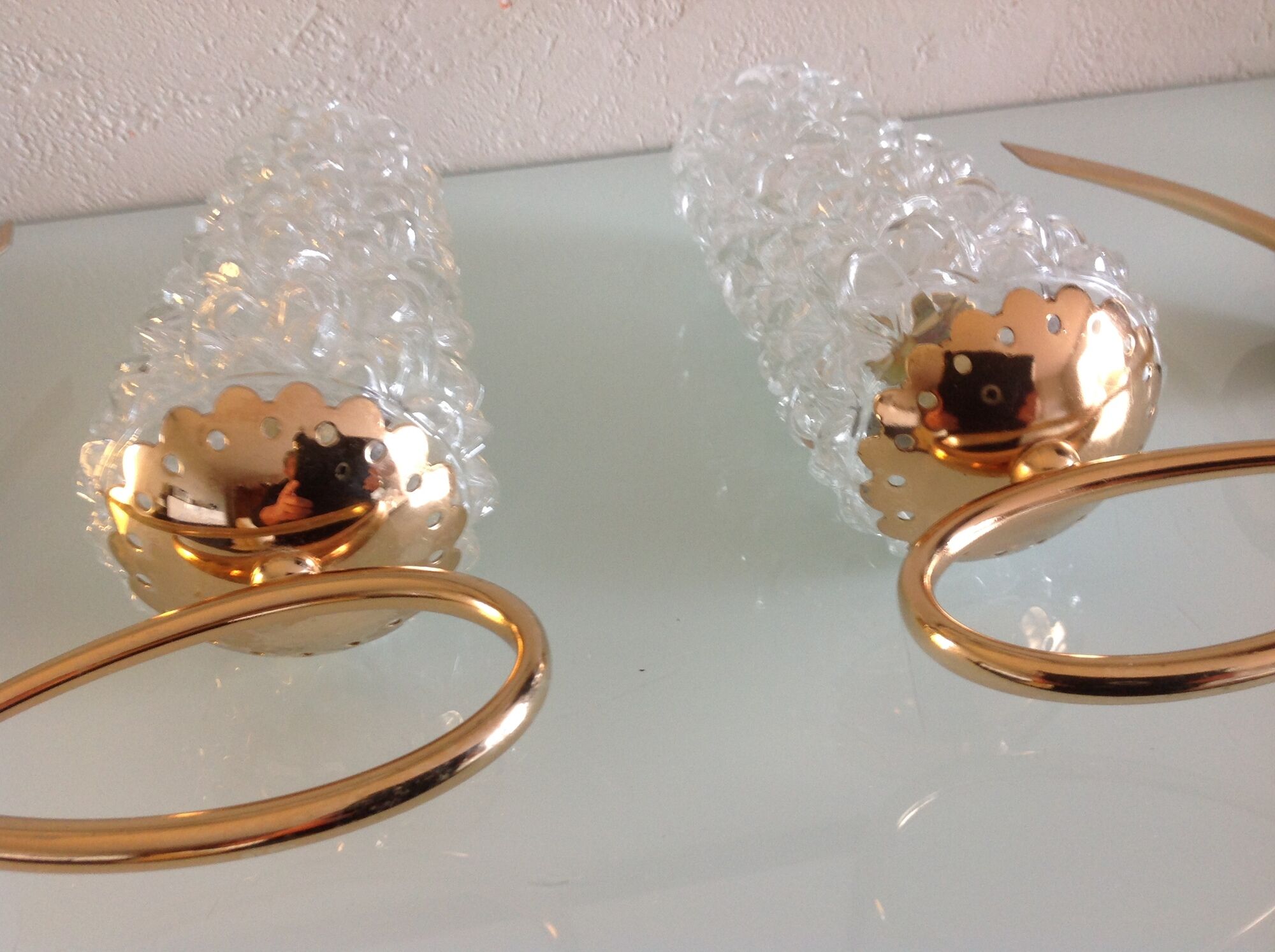 Pair of brass sconces and structured tulip glass 60/70s