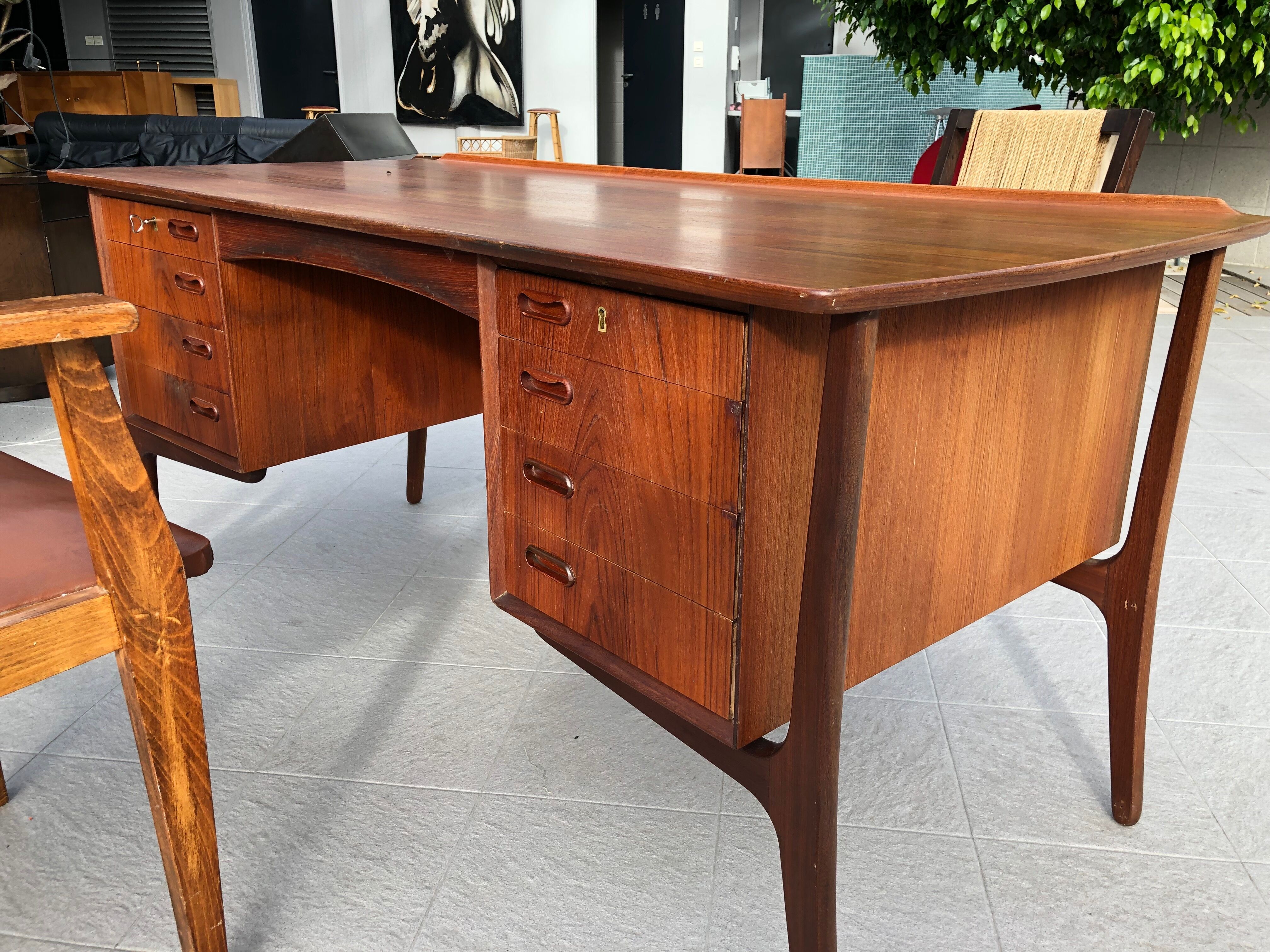 Desk in rosewood by Svend Aage Madsen for H.P. Hansen, 1960
