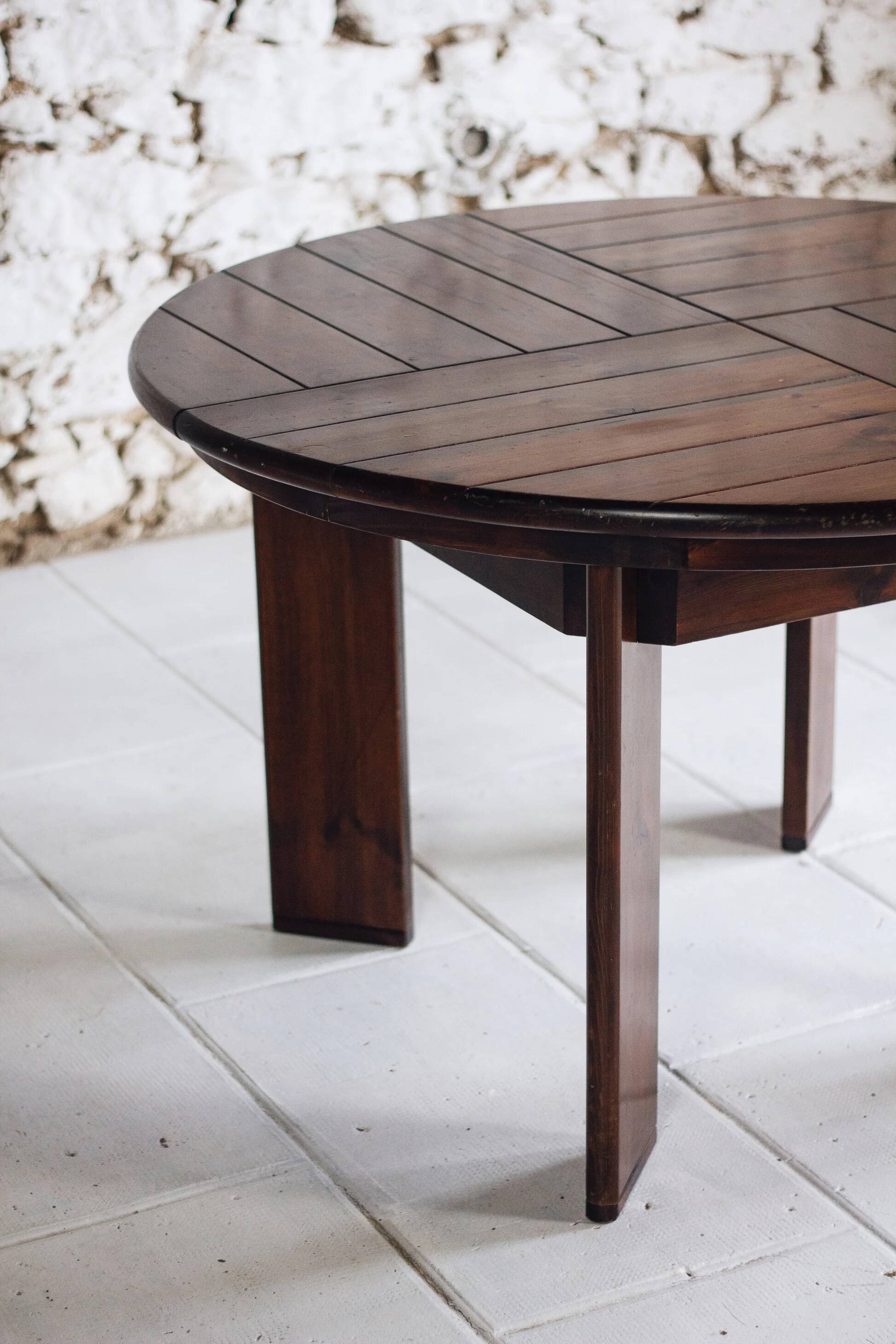 Extendable table and 5 chairs by Silvio Coppola, 1970.