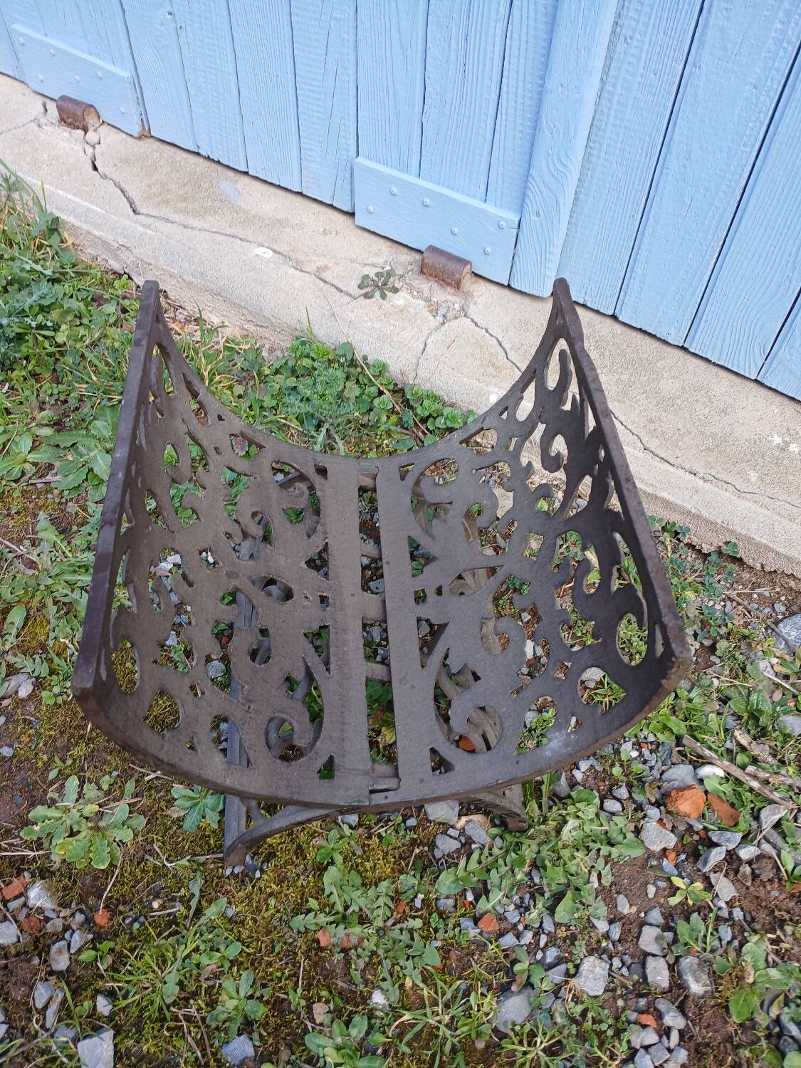 Cast iron magazine rack / wood log rack
