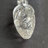 Carafe en cristal soufflé, taillé et col en argent