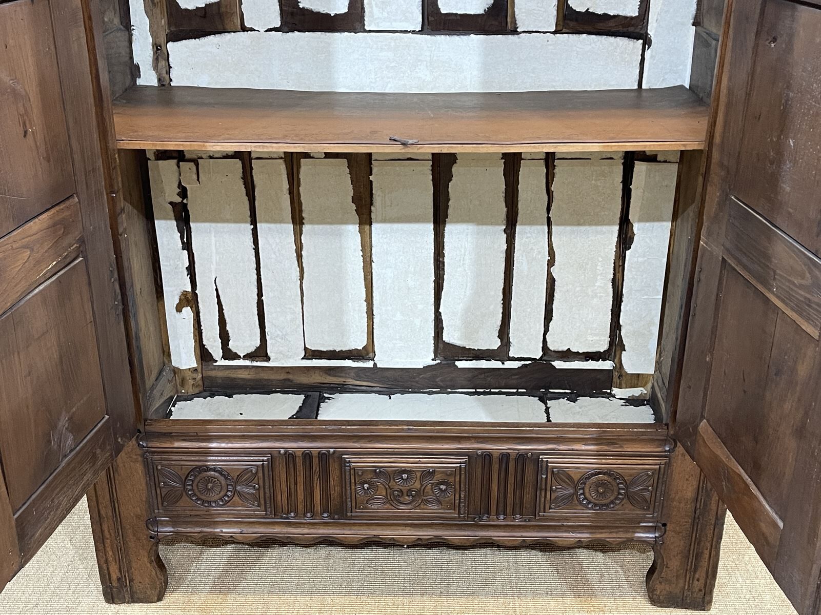 Small Breton wardrobe nineteenth in chestnut