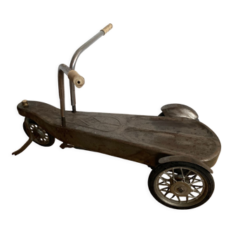 Ancien tricycle vintage