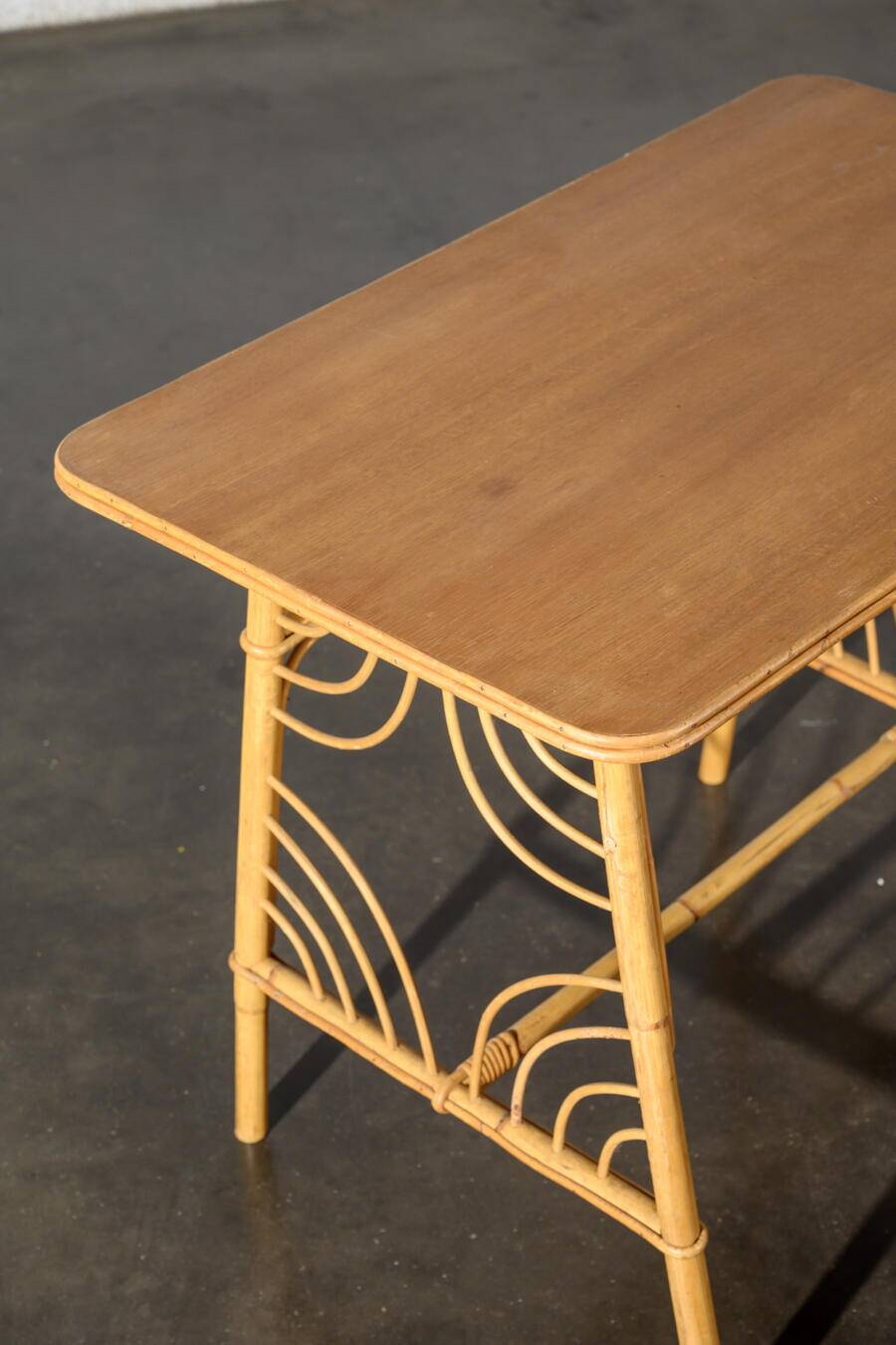 Wood and rattan desk and its seat