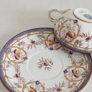 Tasse à café en terre de fer décor Minton mauve Sarreguemines fin XIXe