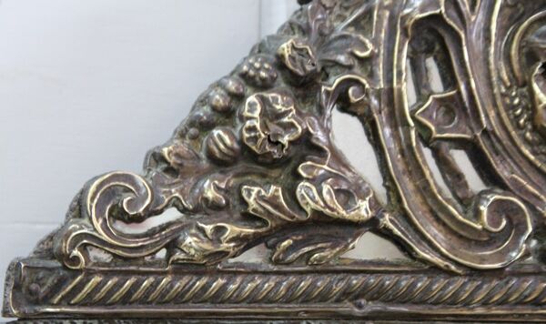 Miroir en laiton repoussé, style louis xiv, époque napoléon iii – xixe