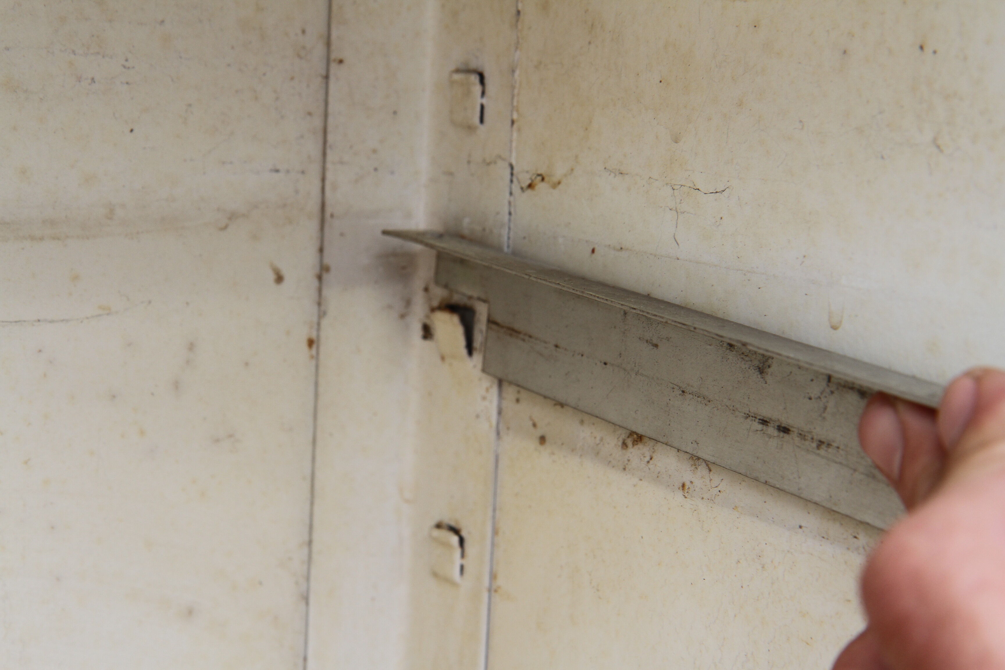 Metal infirmary cabinet from the 1950s
