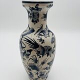 Antique Chinese porcelain vase – blue and white decoration