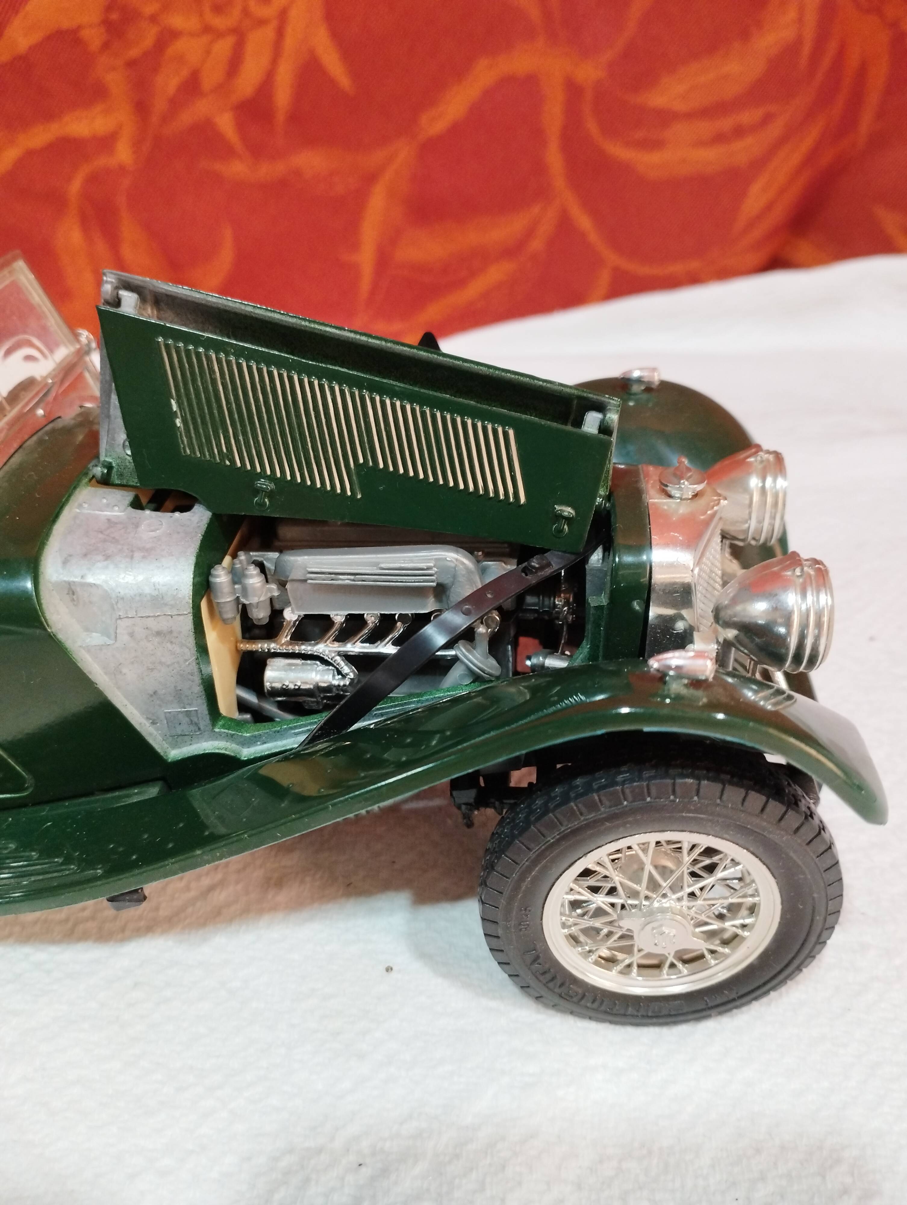 Toy car jaguar ss100 1937 burago scale 1/18