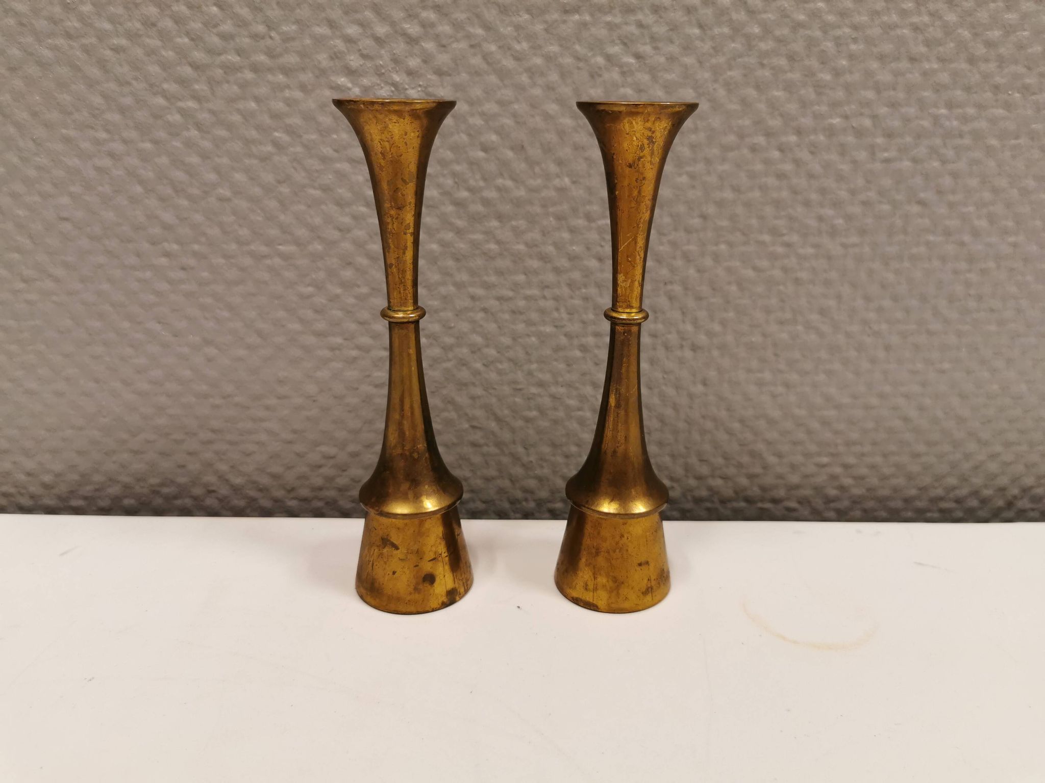 A set of beautiful candlesticks in solid brass.