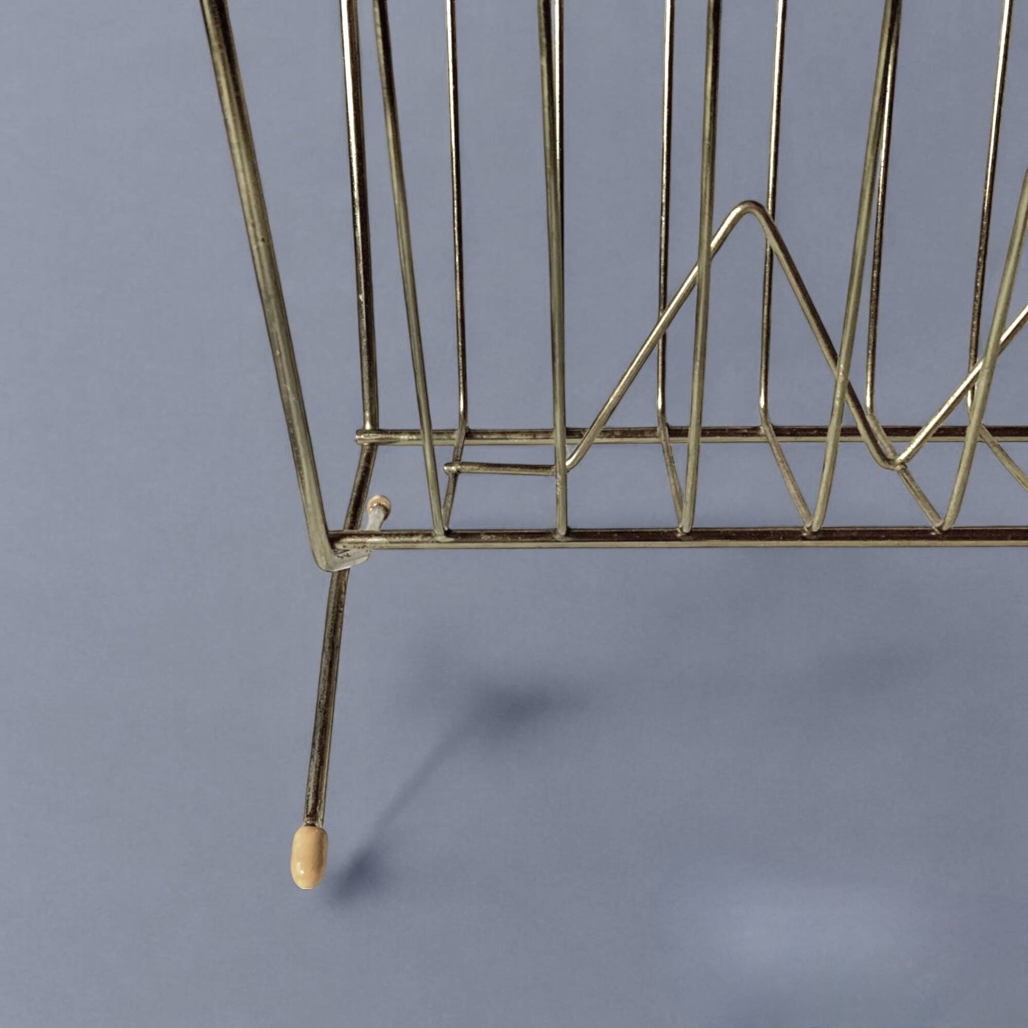 50s magazine rack in brass and scoubidou