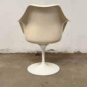 4 Tulip chairs by Eero Saarinen for Knoll