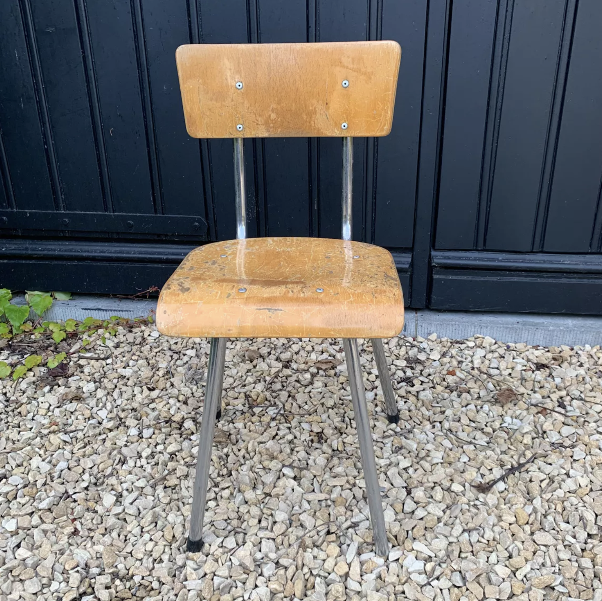 Chaise d'écolier plusieurs pièces disponibles