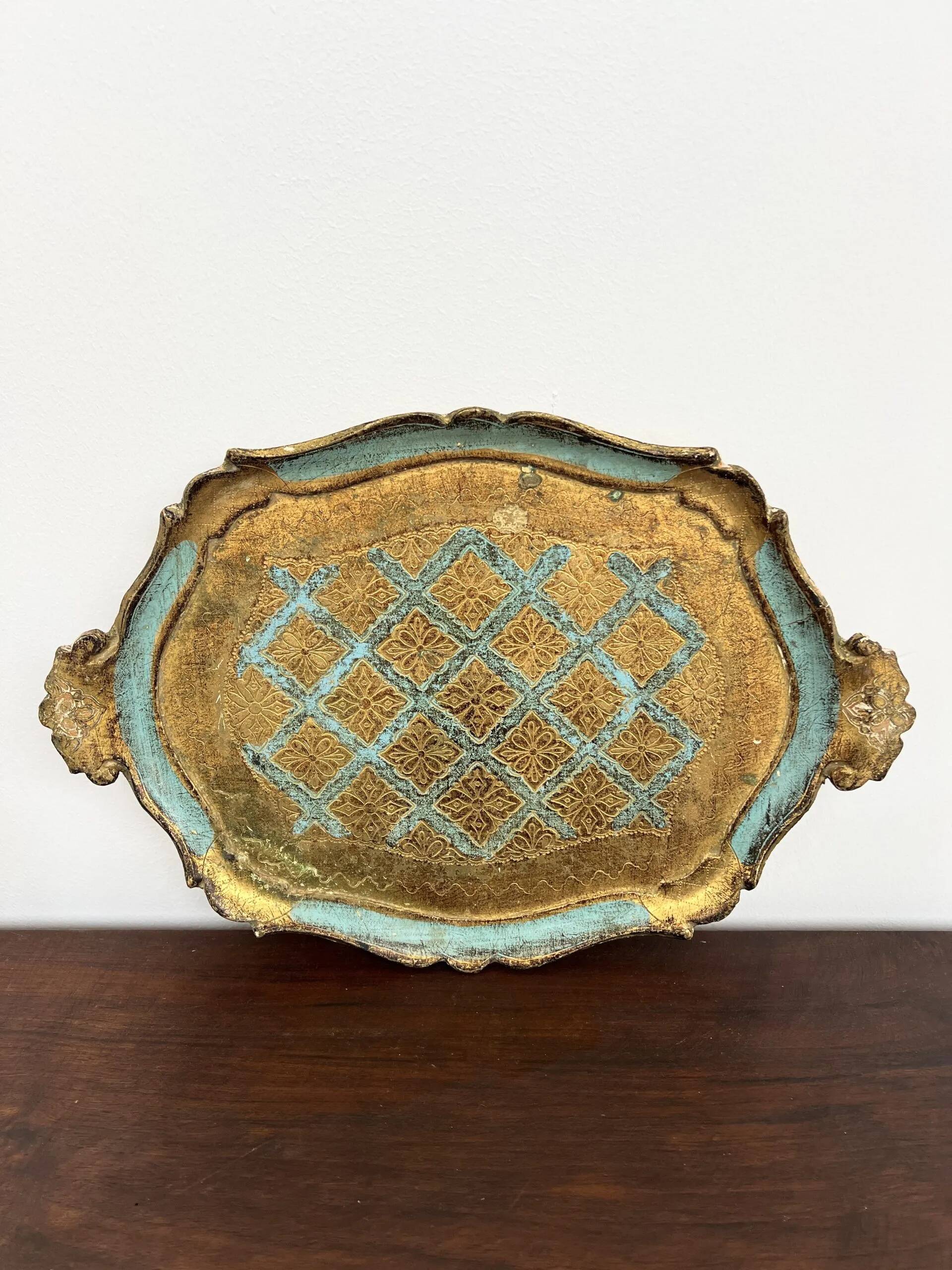 Florentine tray in gilded wood and turquoise with diamond pattern decoration