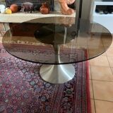 Table basse vintage en verre fumé et aluminium brossé