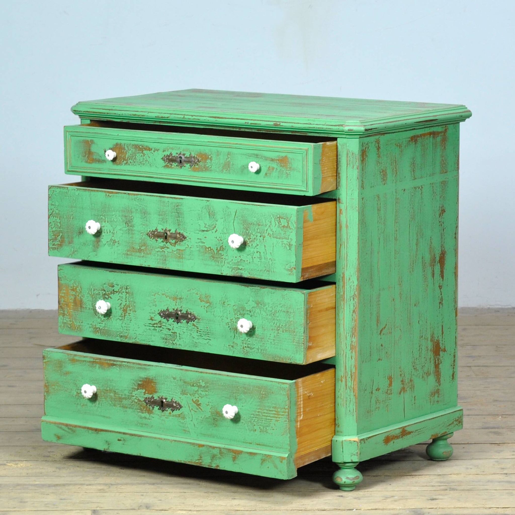 Commode en pin, vers 1910