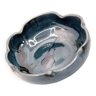 Coupe espagnole céramique bleu nuit tachetée de noir d'Ignacio Buxo