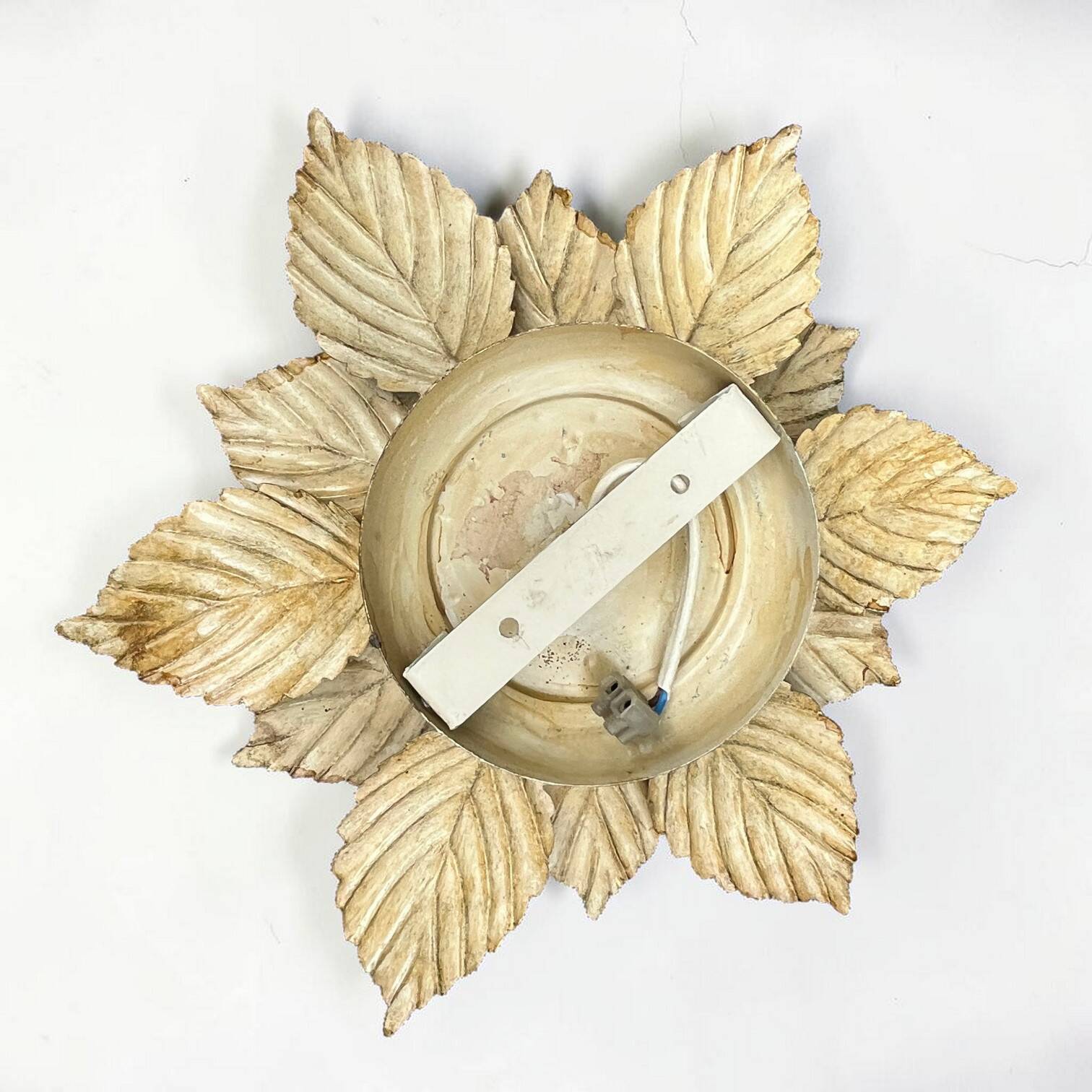 Vintage gold leaf metal flower wall light Florentine wall sconce