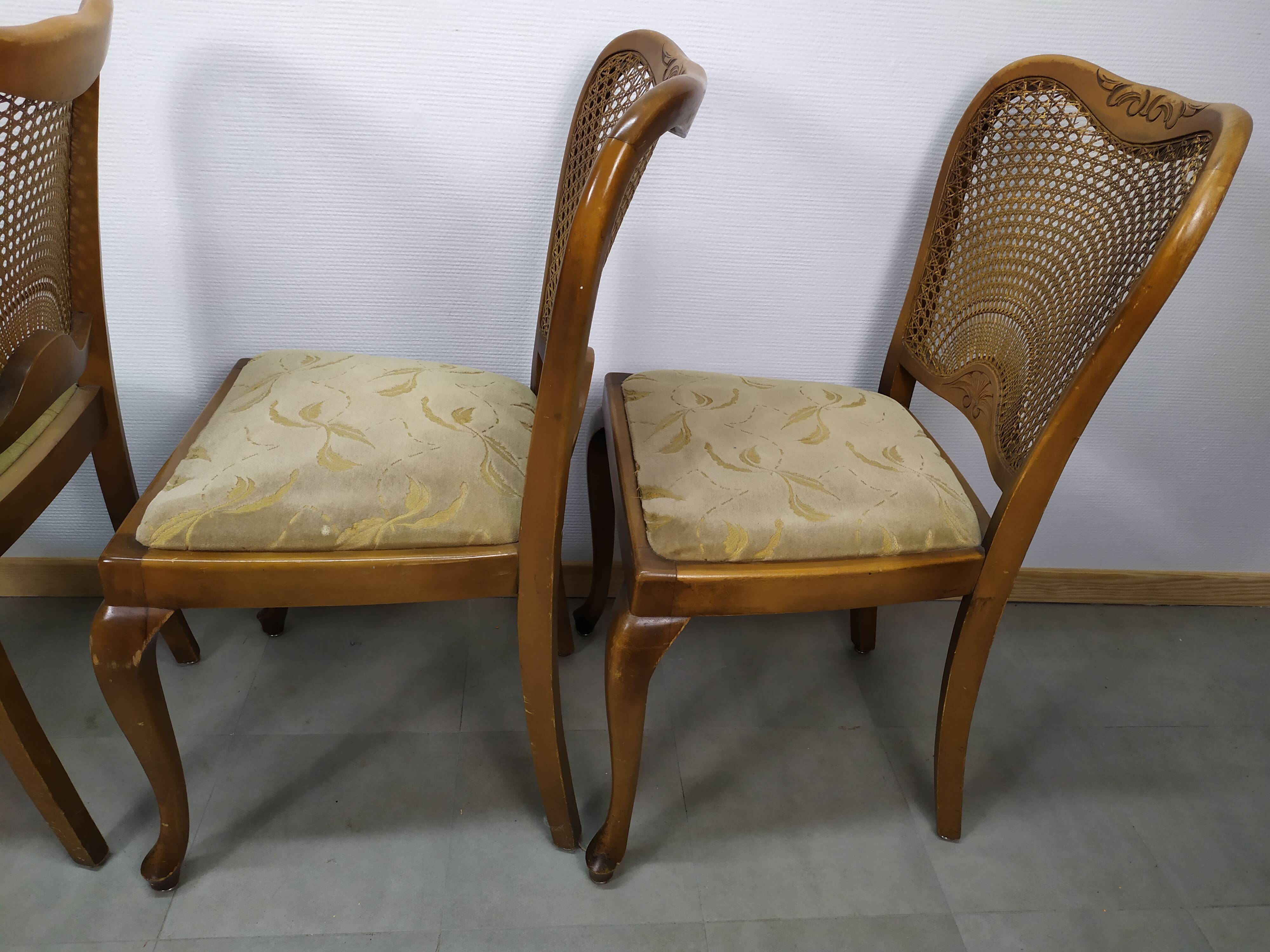 Set of 4 wooden chairs cannage and seat spring
