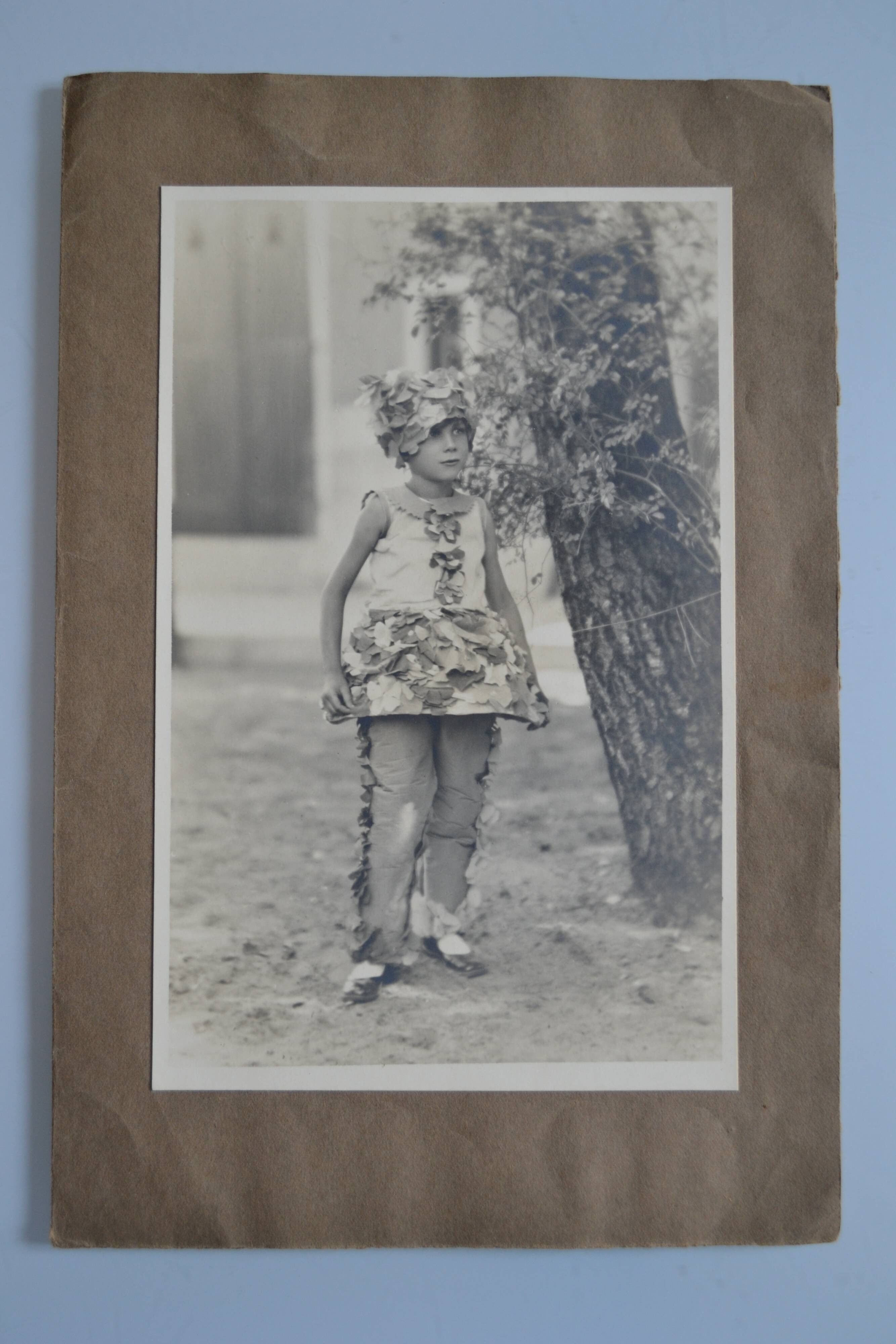 Old photo of a child girl