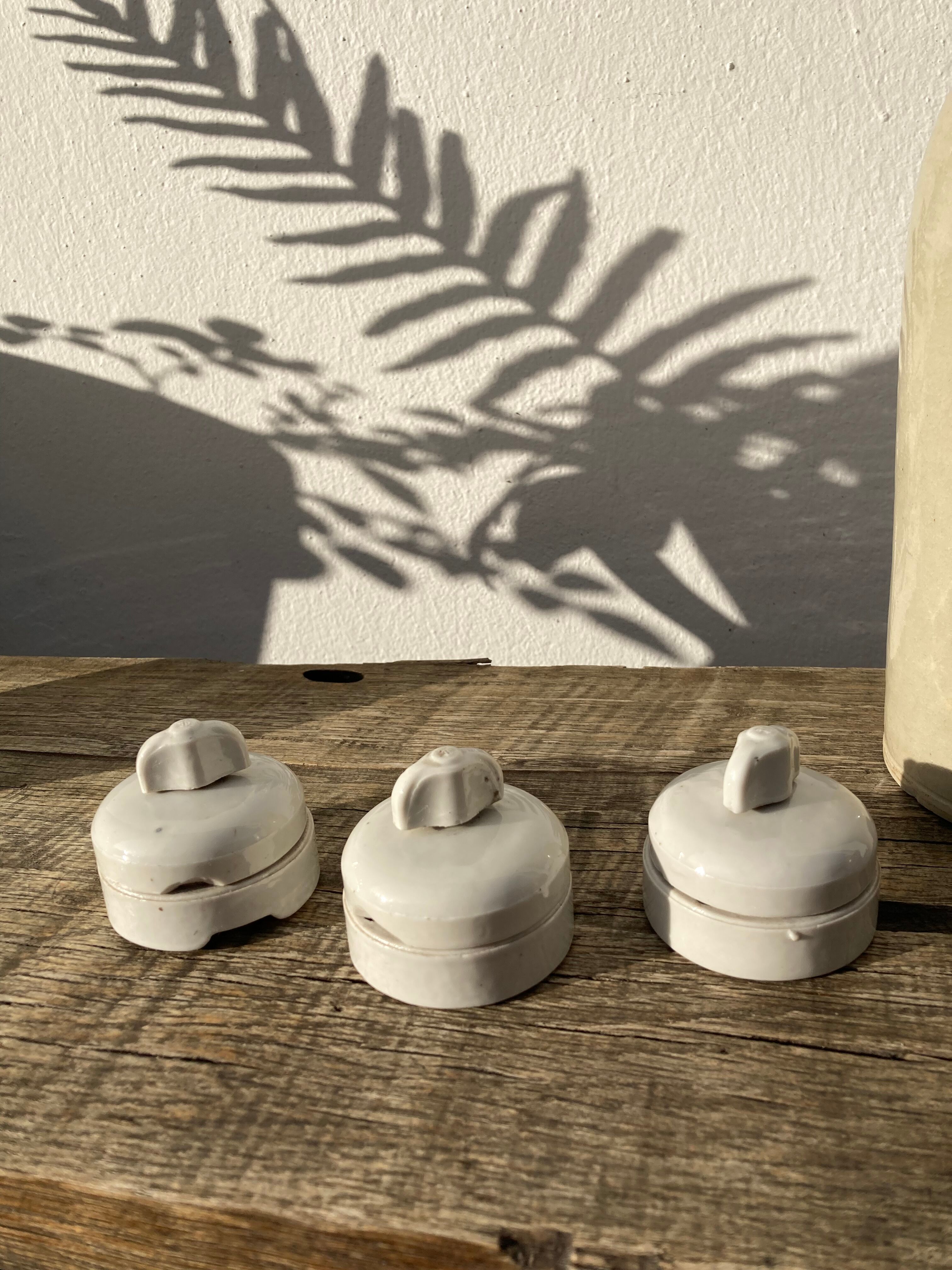 3 electric switches ceramic 20-30s vintage white