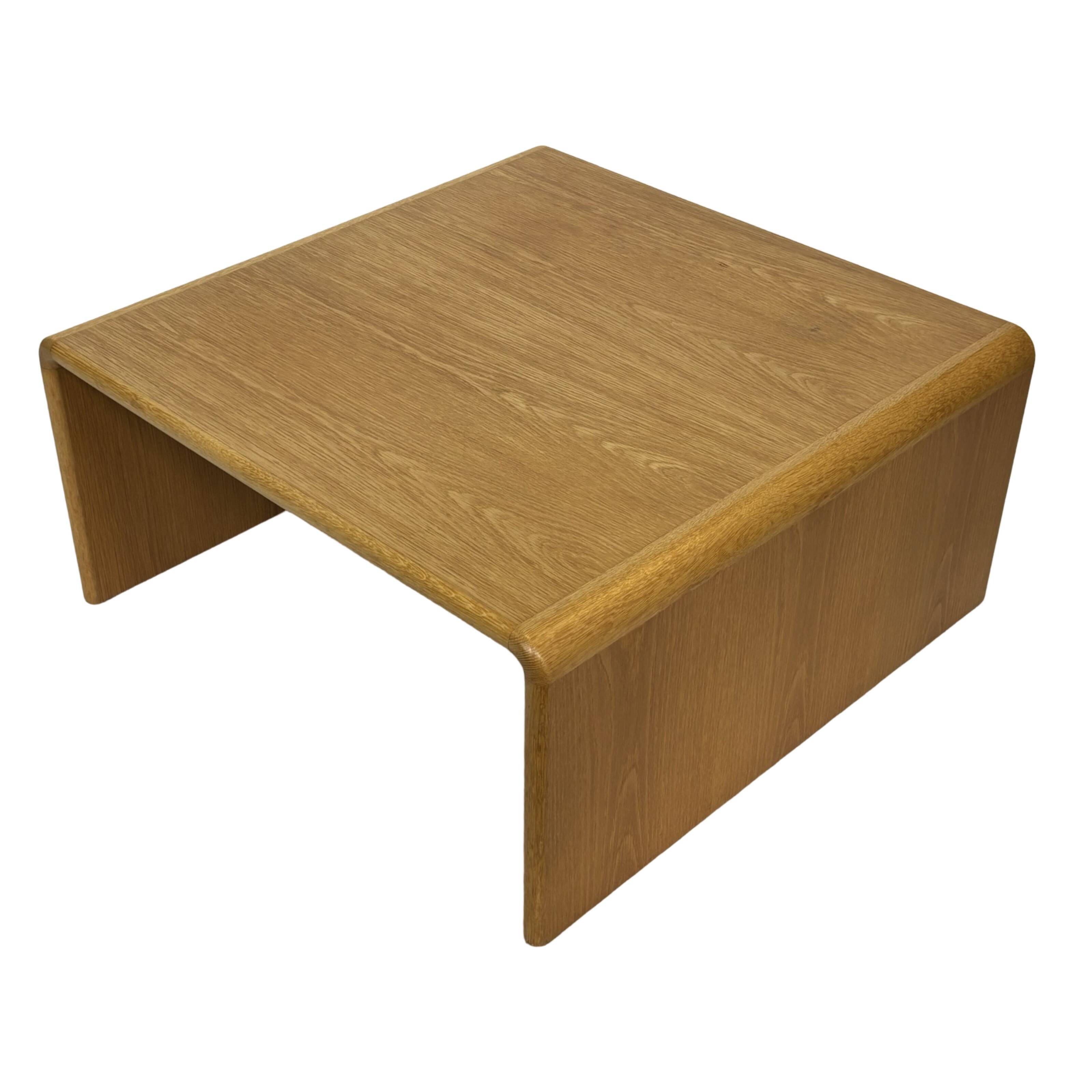Table basse carrée minimaliste en chêne, années 70
