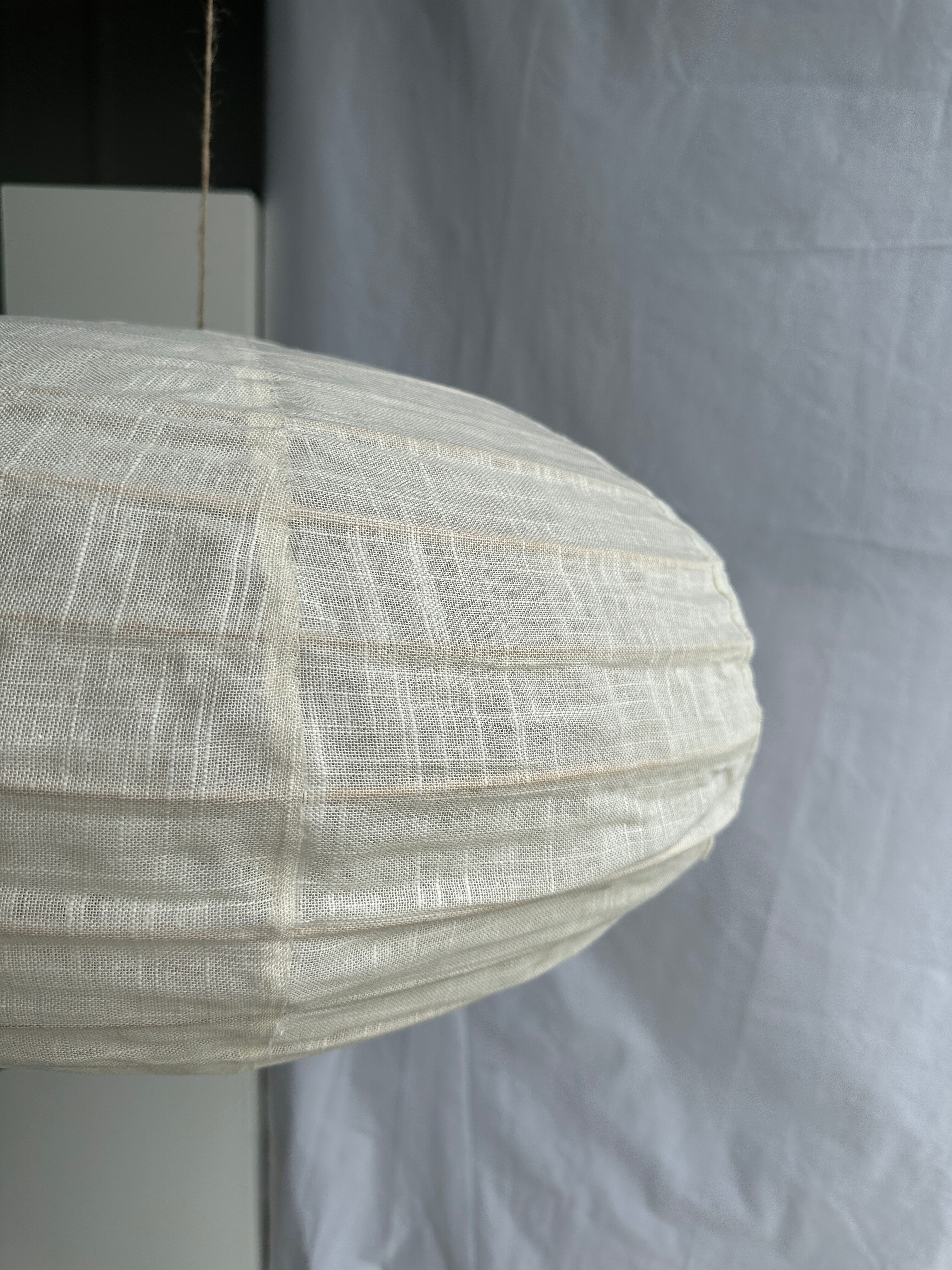 Suspension in rattan and natural linen Japanese style flattened oval h35 d60