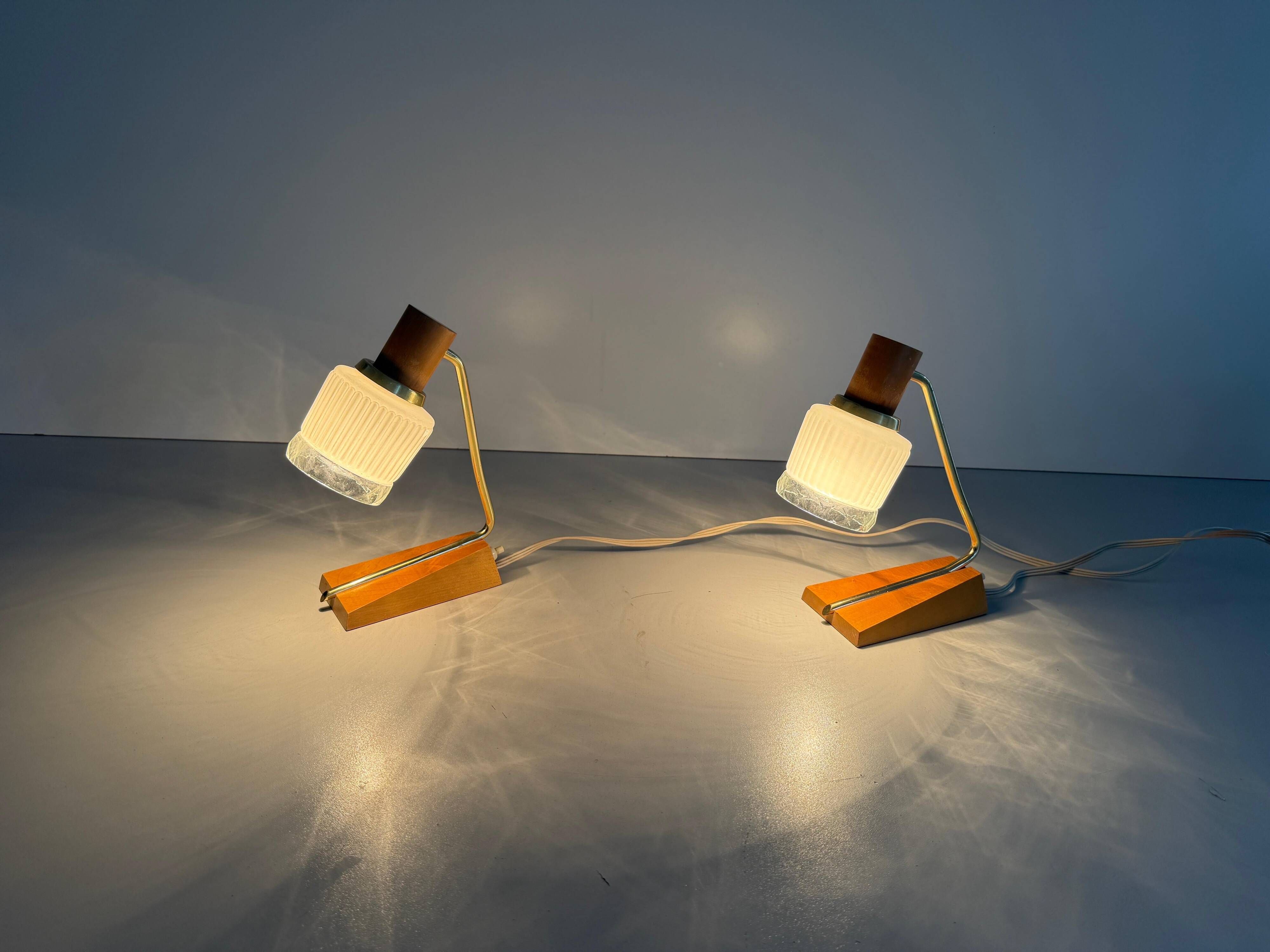 Pair of bedside lamps in brass and wood from the mid-century, 1960, Germany.