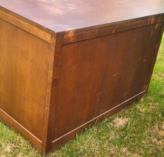 Vintage counter bank