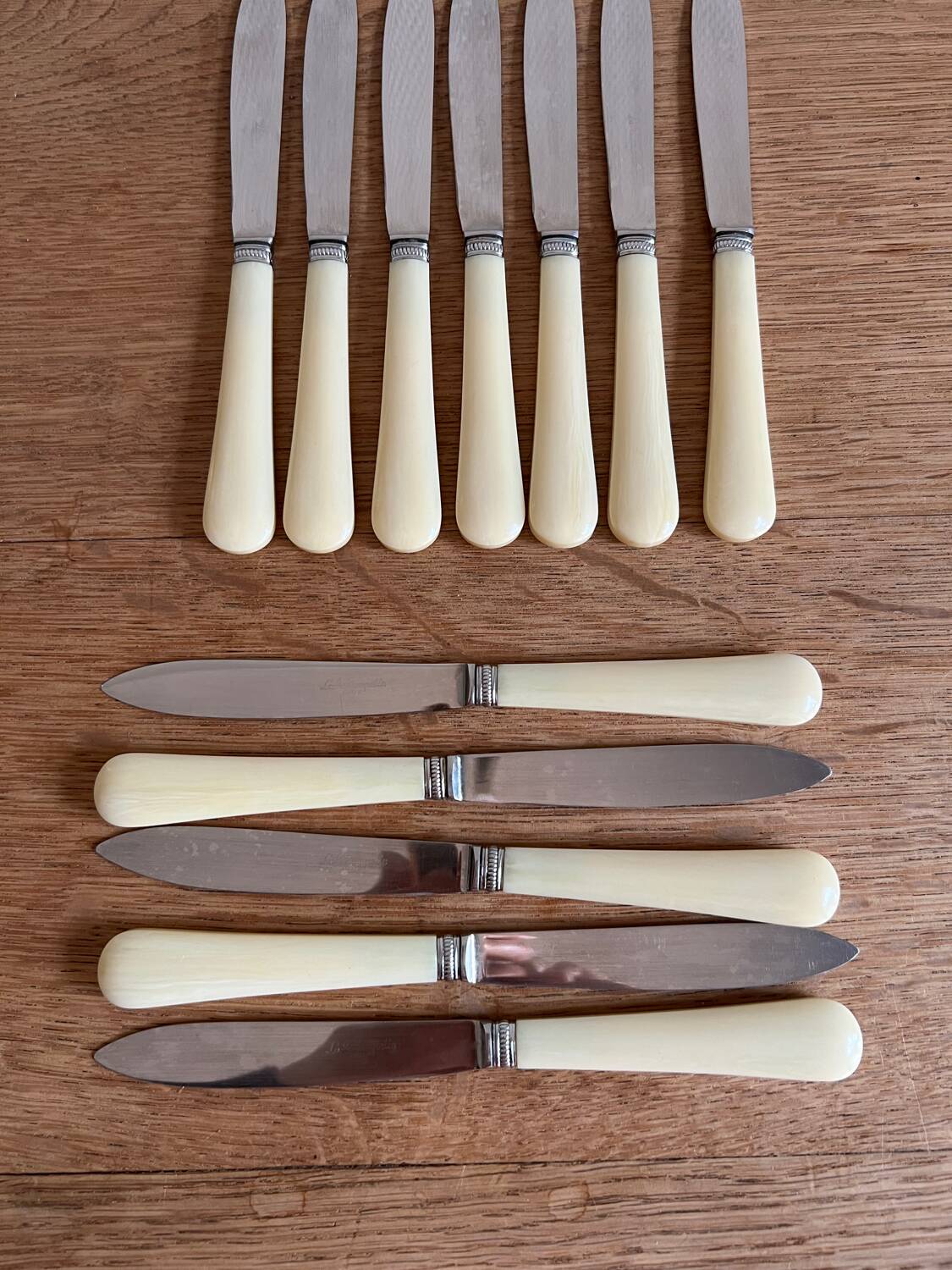 12 cheese or dessert knives