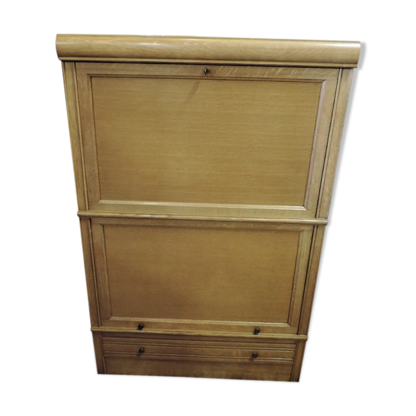 rabies furniture M D in oak 1970