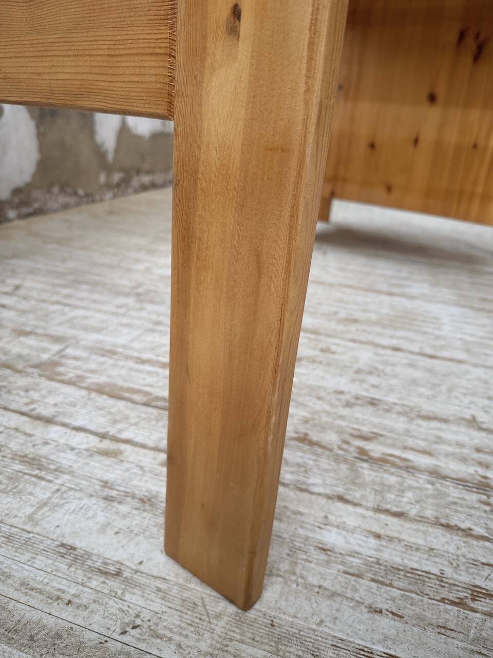 Bureau pin suédois style aperldoon 1970