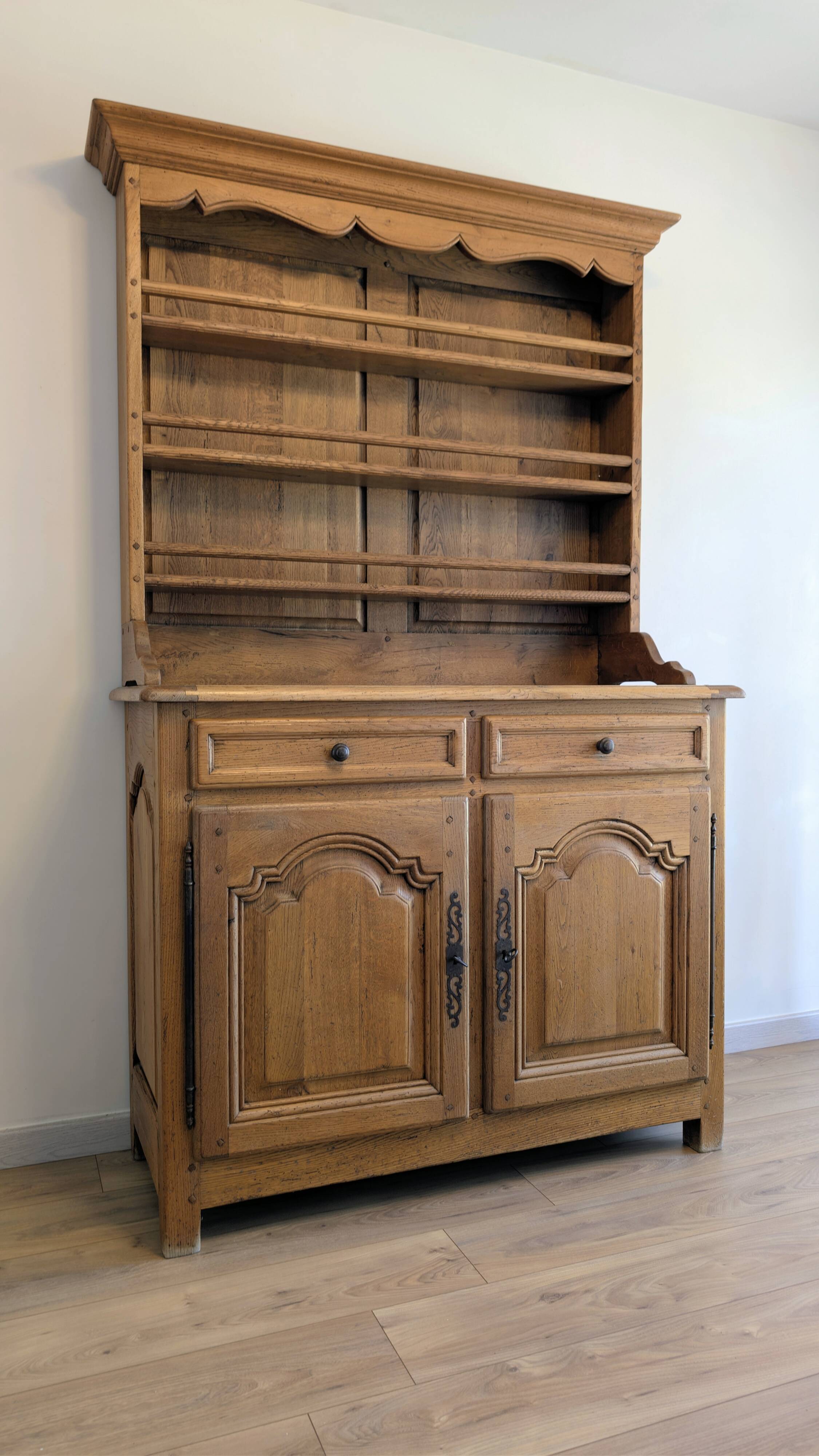 Buffet two bodies Old Furniture in solid oak, Italian rustic style