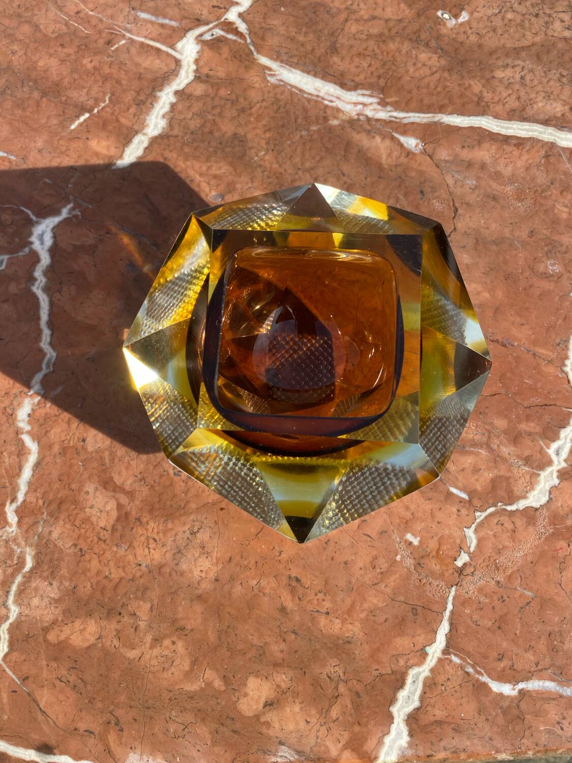 Cendrier vintage en verre de Murano sommerso, attribué à Flavio Poli,