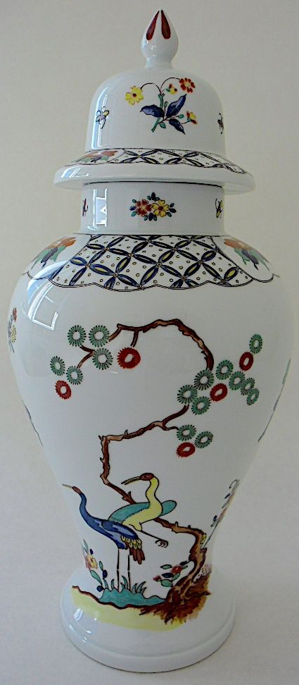 Baluster vase covered in porcelain by Coquet house in Limoges and decorated in Chantilly
