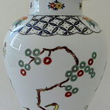 Baluster vase covered in porcelain by Coquet house in Limoges and decorated in Chantilly