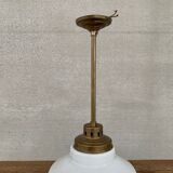 Suspension allemande antique à deux tons sur la galerie de tiges en laiton