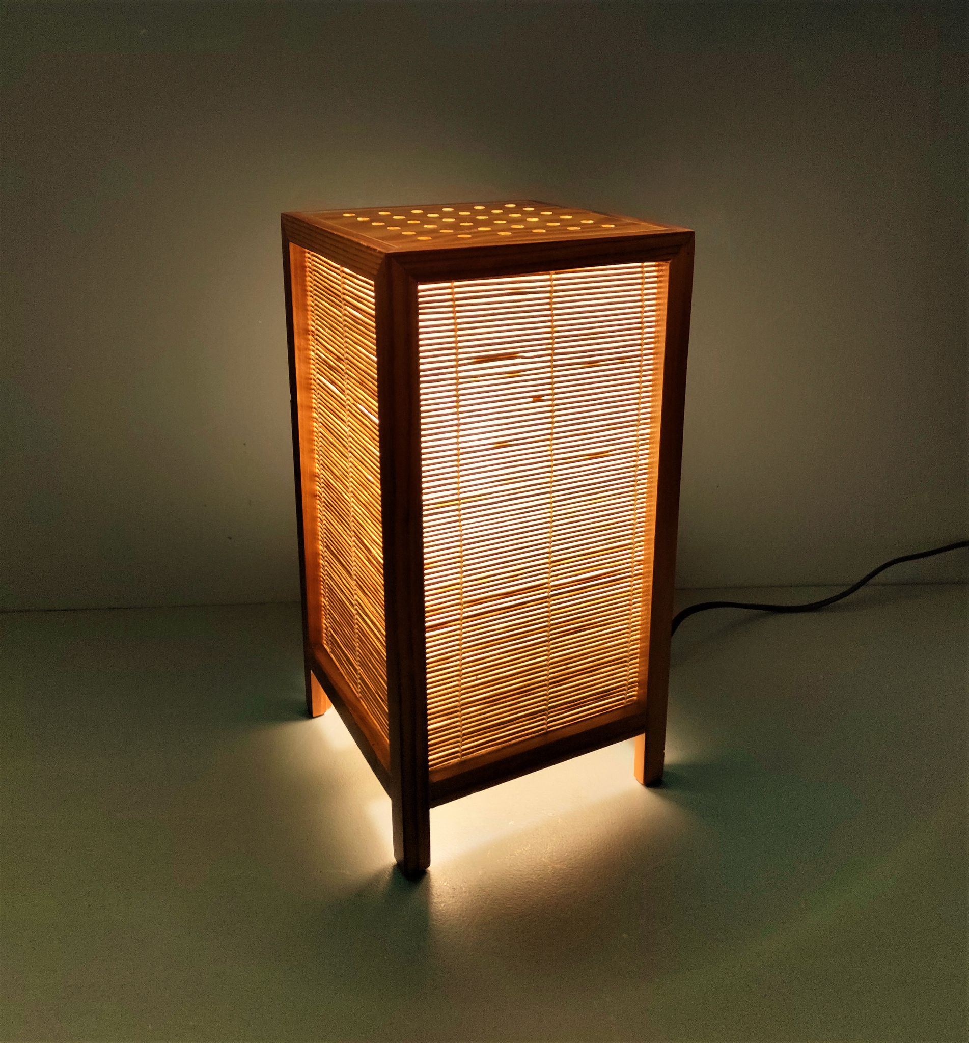 Tarogo Shoji living room lamp in wood and bamboo reeds Japan 80s