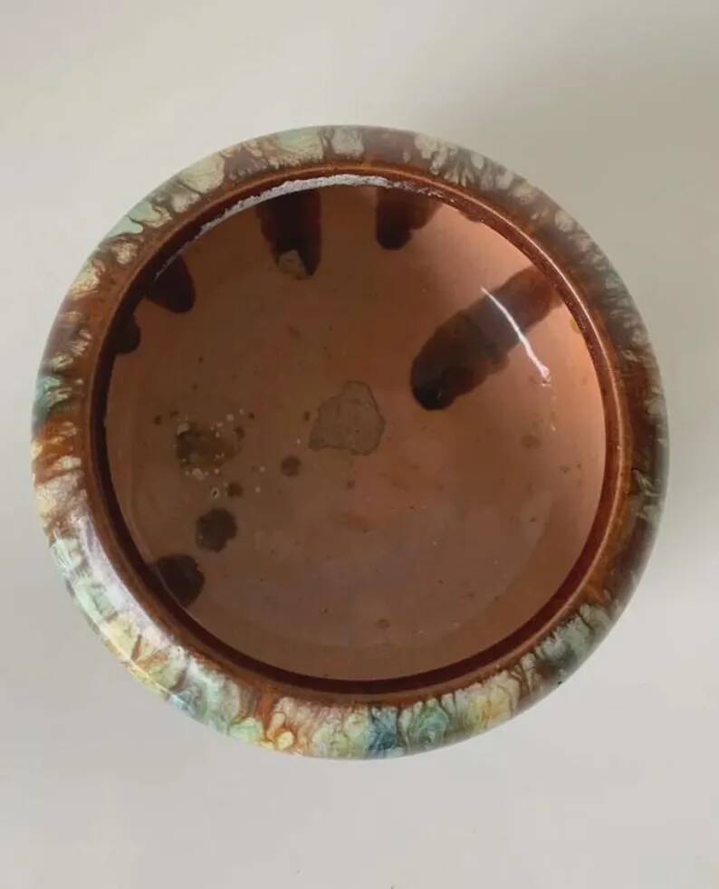 Bretby Art Pottery cup in English glazed ceramic, 20th century