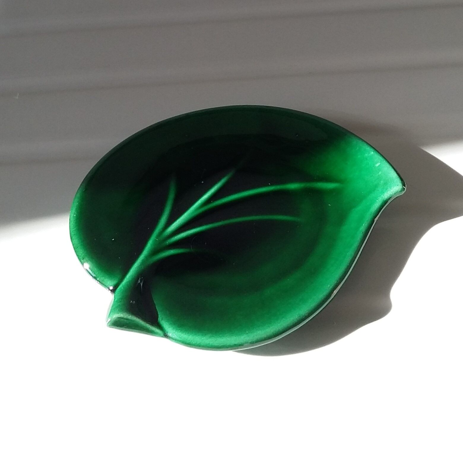 Empty-pocketed sheet cup