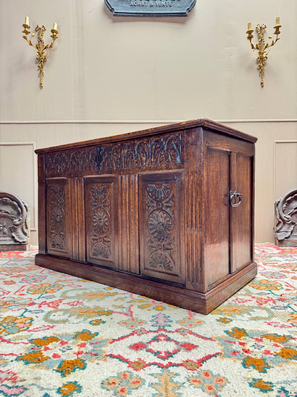 18th century Renaissance oak chest
