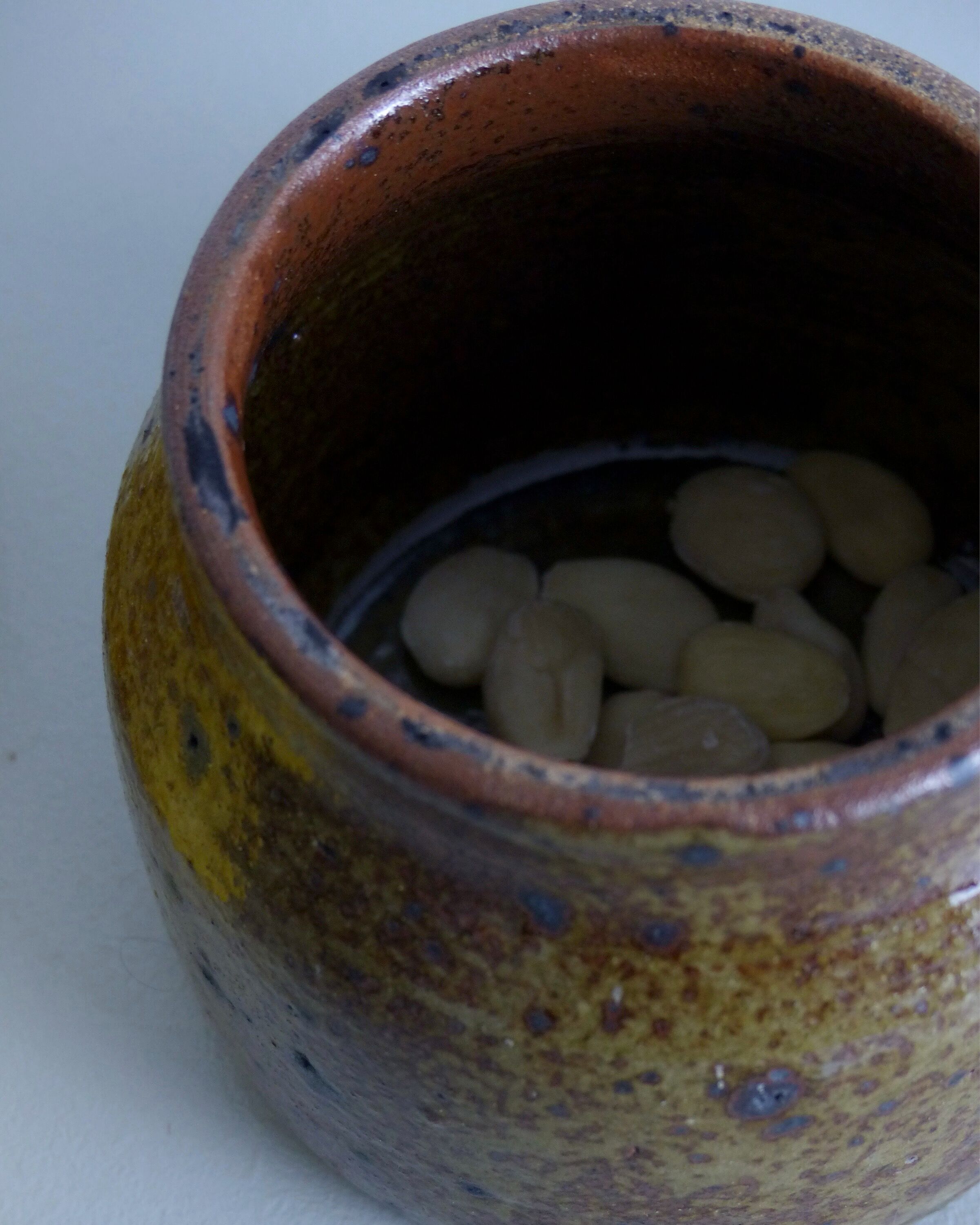 Pyrite sandstone pot