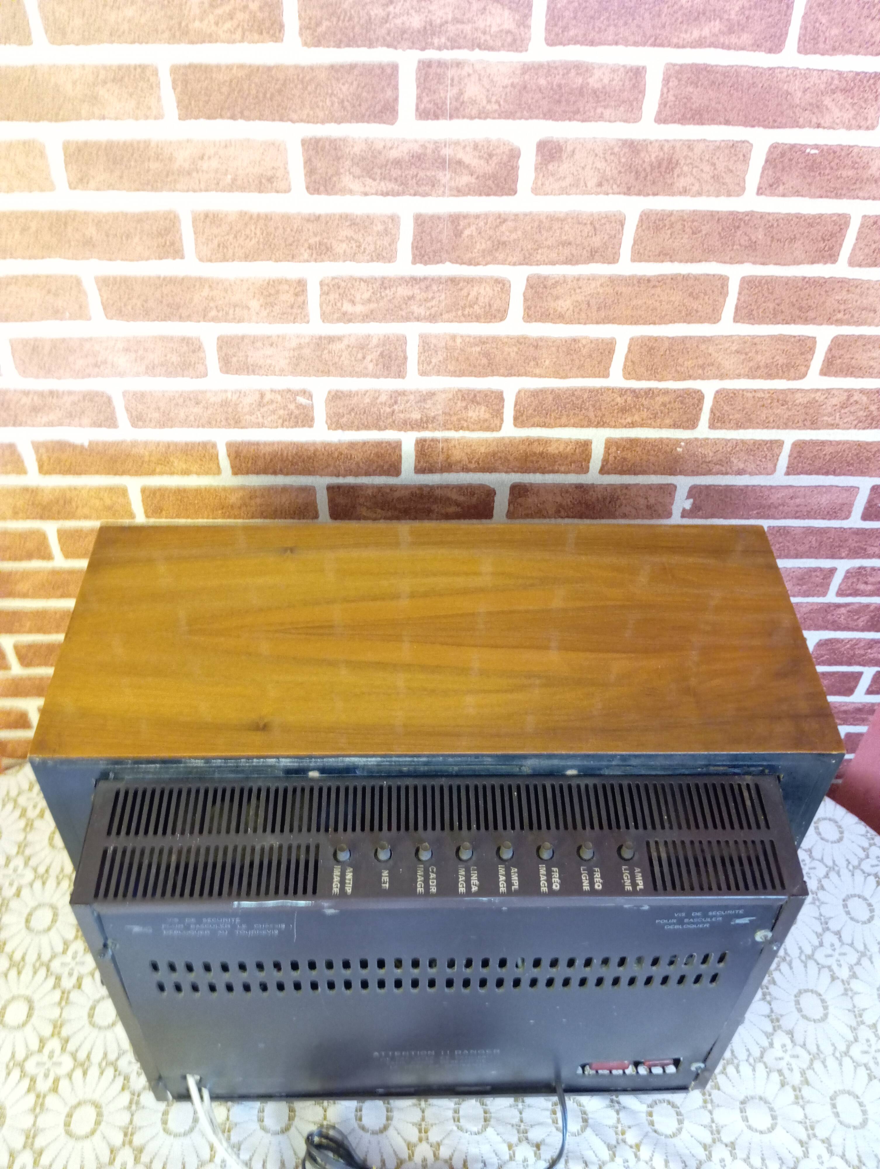 Télévision vintage tevea