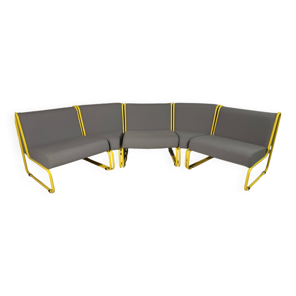 Banquette modulable tubulaire jaune & tissu gris