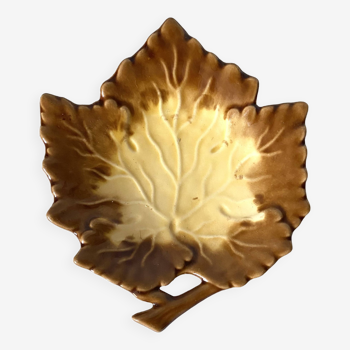 Empty ceramic leaf pocket dish