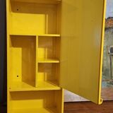 Yellow wall mirror by Olaf van Bohr gedy