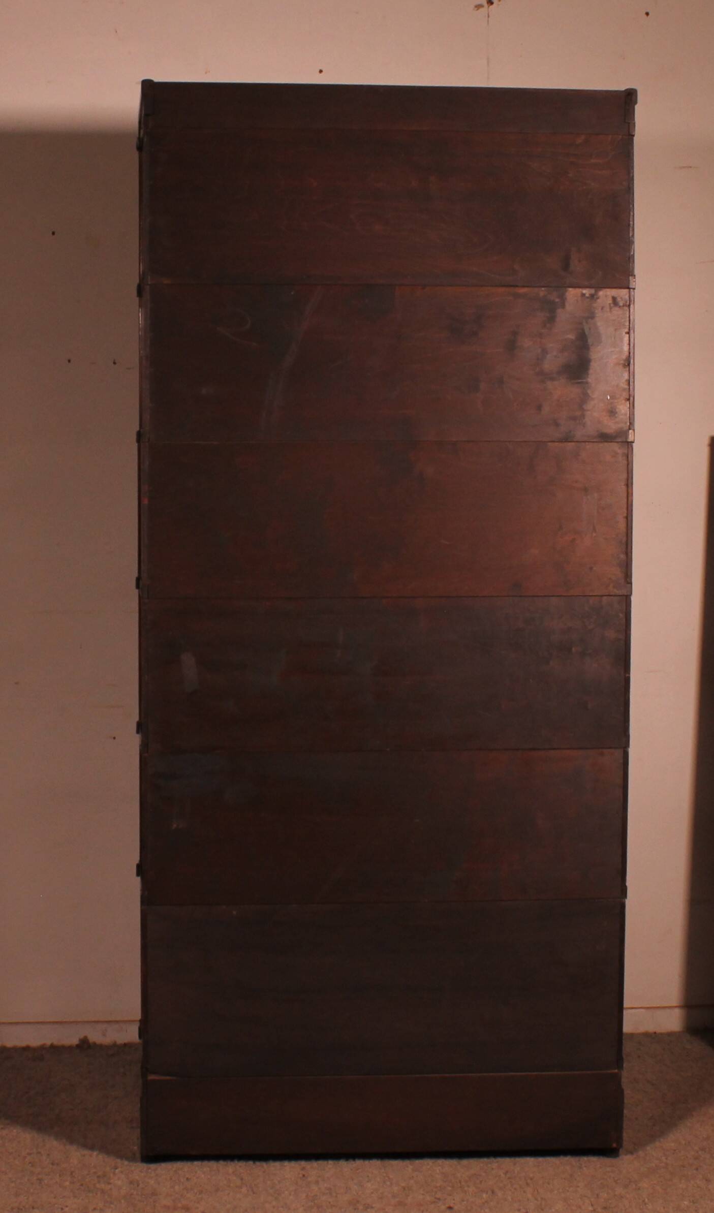 Globe Wernicke Library in mahogany with 6 elements and drawer.