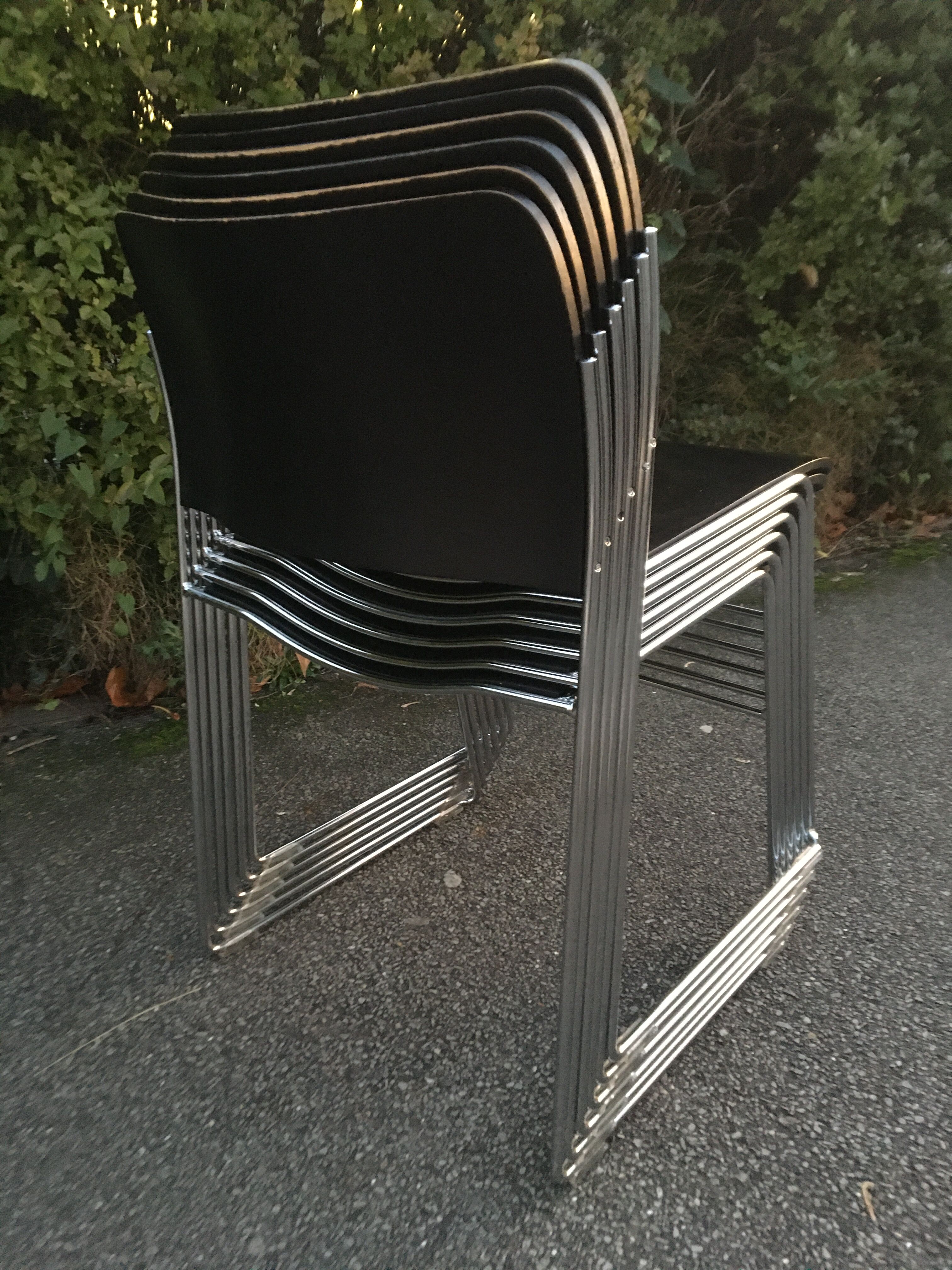 Set of 6 David Rowland Black Chairs 40/4