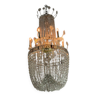 Important lustre bag of cut crystal navette pearls, circa 1800