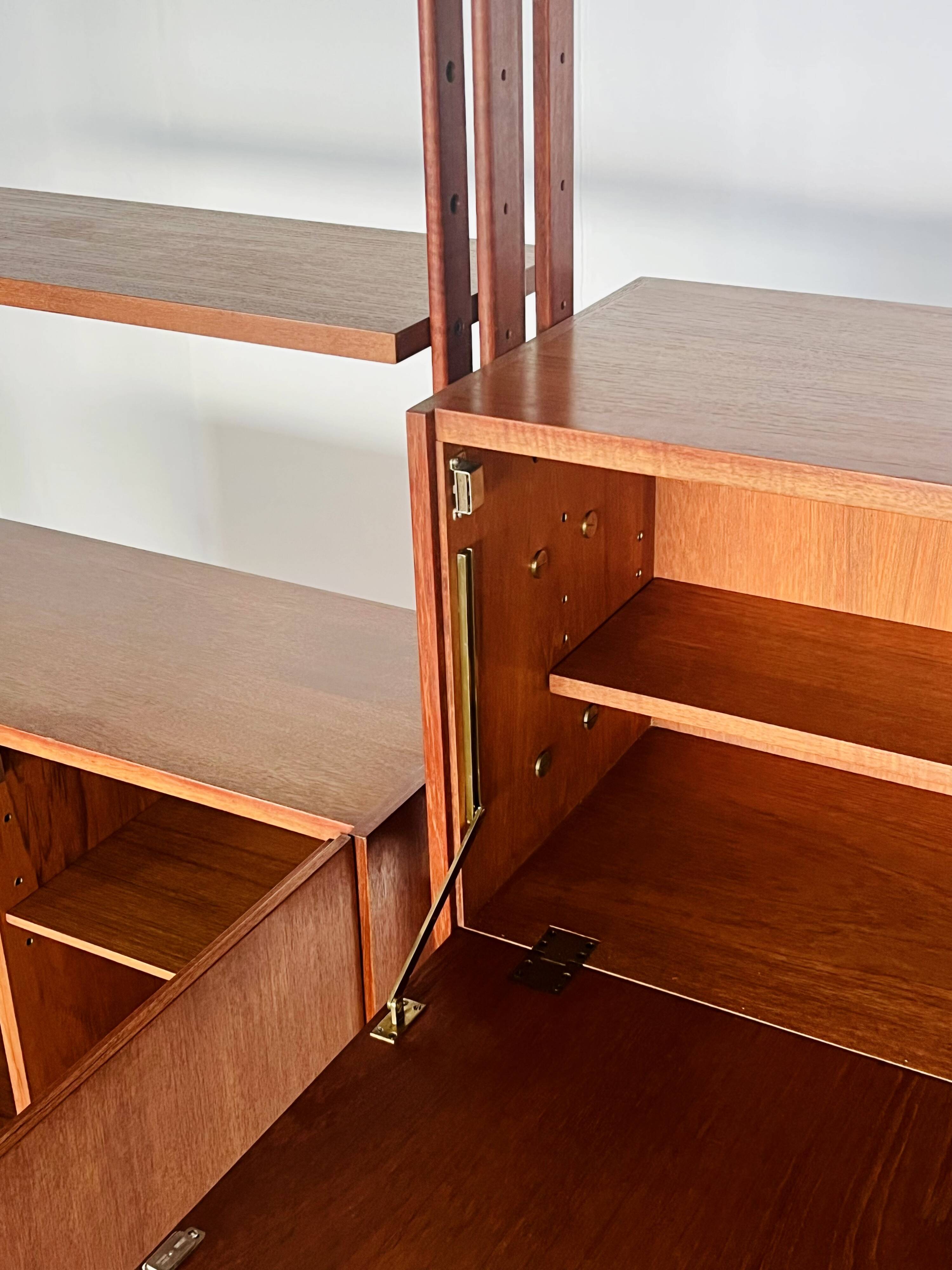 LB7 "Infinito" bookcase by Franco Albini for Poggi, Italy 1957